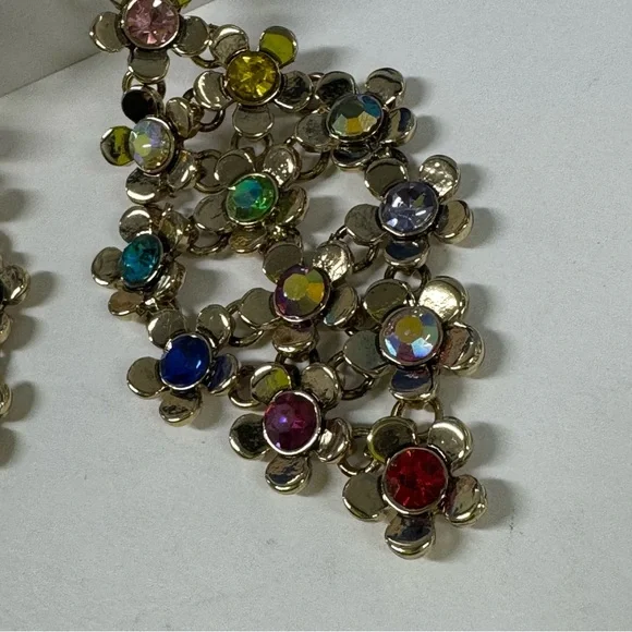 🌸SUPER SALE! BETSEY FLORAL CRYSTAL EARRINGS - Picture 5 of 8